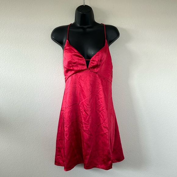Princess Polly Rosalind Red Satin V Neckline Mini Dress - Picture 3 of 11